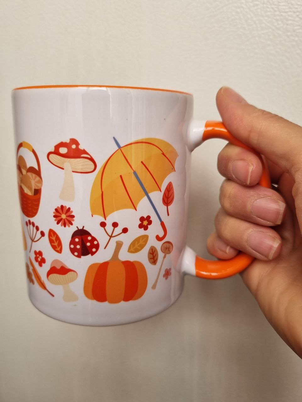 ماگ دسته و داخل نارنجی طرح پاییز